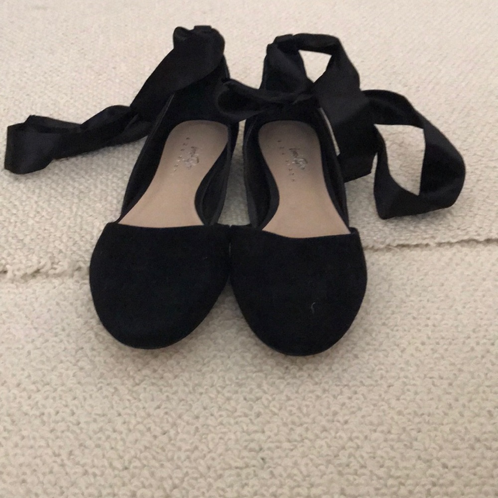 BLACK LORD AND TAYLOR DRESS SHOES